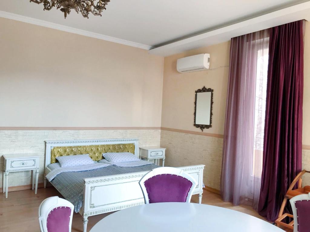 Hotel Gallery room 1