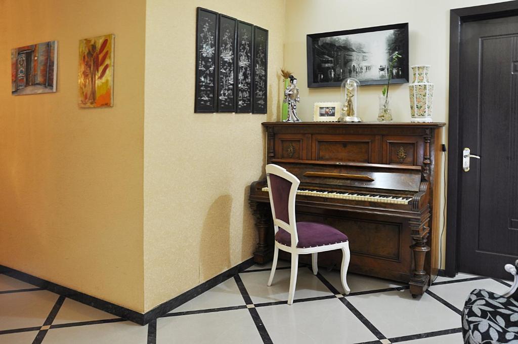 Hotel Gallery room 5